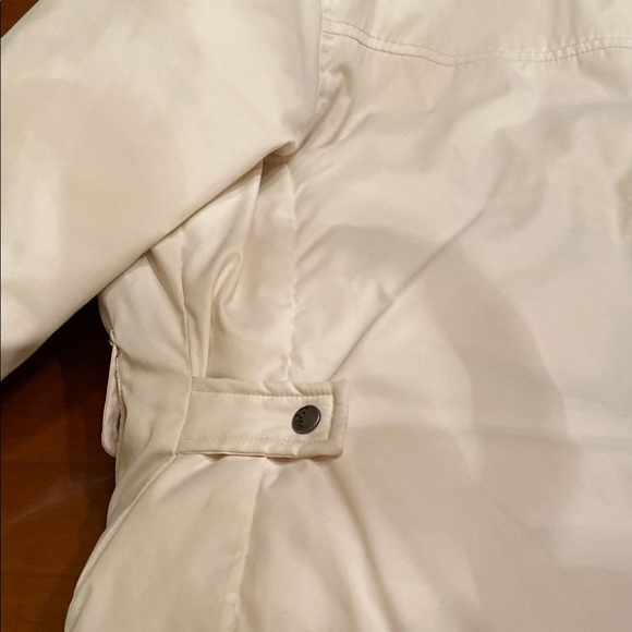 Columbia Women's Ski Jacket - Cream with Purple Lining - Picture 6 of 8